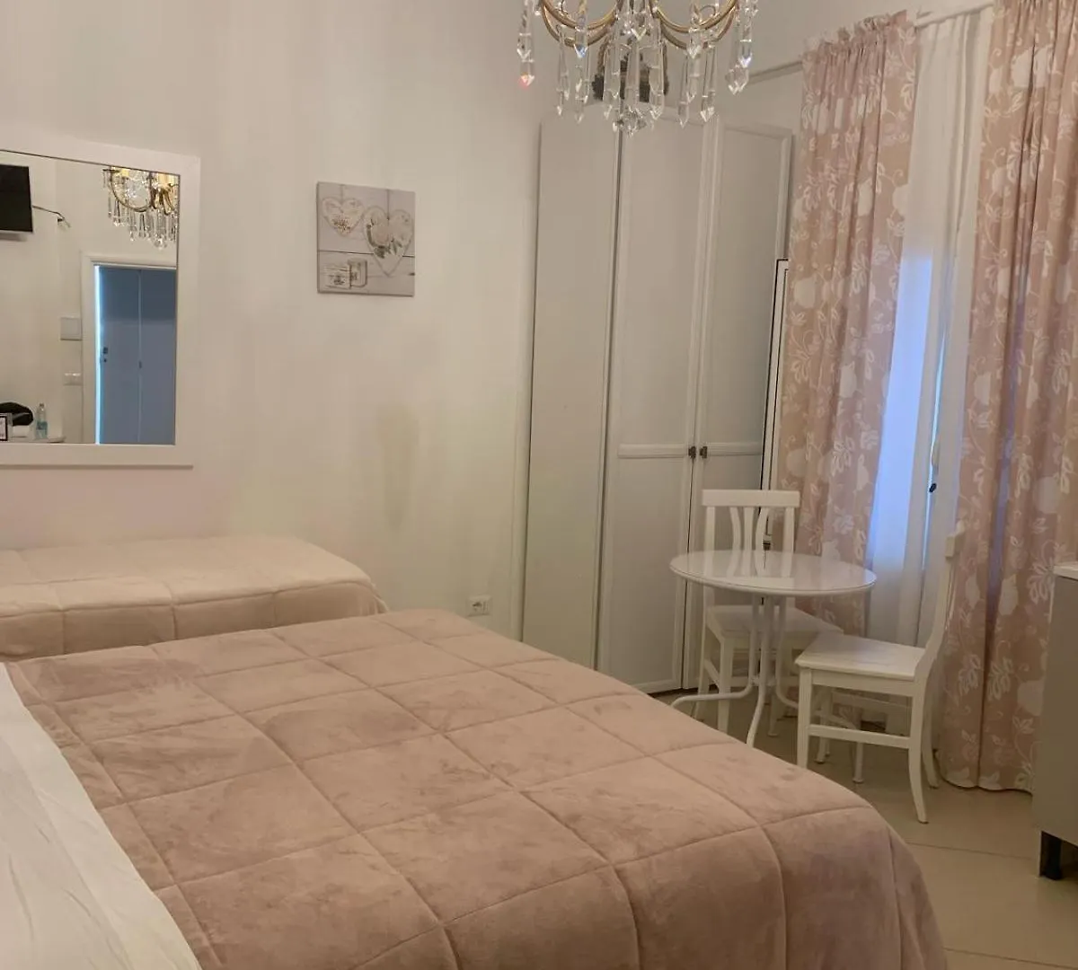 Bed and Breakfast San Nicola D'Amare Bari 2*,  Italia